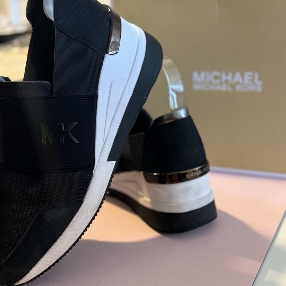 MICHAEL KORS SNEAKERS - Picture 3 of 4